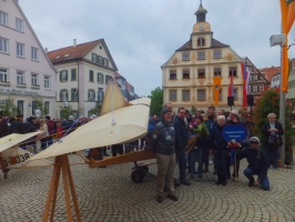 FSV Gruppenbild mit SG 38 vor dem Vaihinger Rathaus