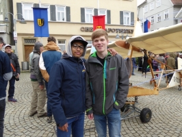 Vereinsjugend mit SG 38 auf dem Vaihinger Marktplatz